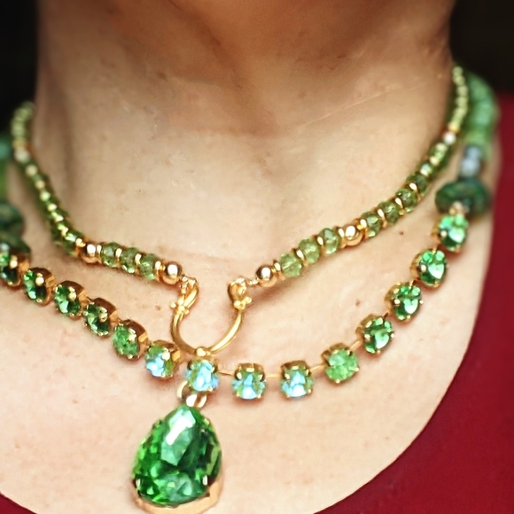 Green Crystals & Jade Pendant  Two Strand Necklace In Yellow Gold - Picture 8 of 9